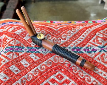 Pipa doble Tepi con citrino, pipa aplicadora chamánica tradicional hecha a mano.