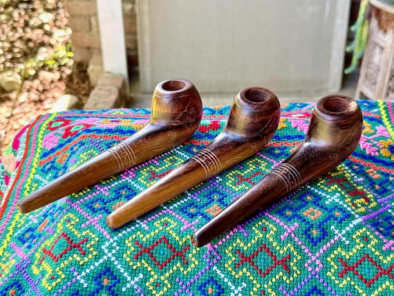 Tobacco Pipe with Flower & Vine, Traditional Solid Wood Mapacho Pipe for Shamanic Ceremony, Hand Carved Shaman Pipe