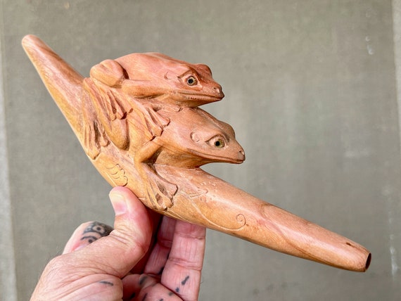 Tepi Pipe (Kuripe), Solid Wood Frog Totem Tepi, Single Block, Hand Carved Shamanic Applicator Pipe