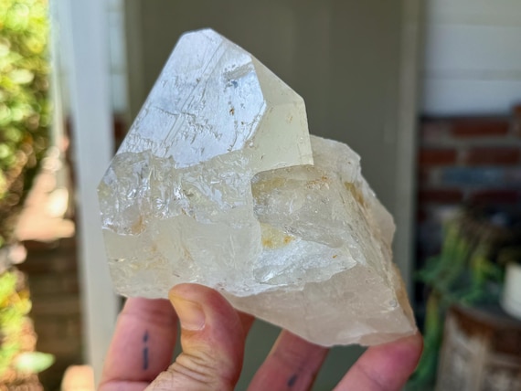 Trigonic Quartz, Self-Standing, Twin Formation, 912g, New Find, Astral Travel & Shamanic Journeying, Inimutaba, Minas Gerais, Brazil V517