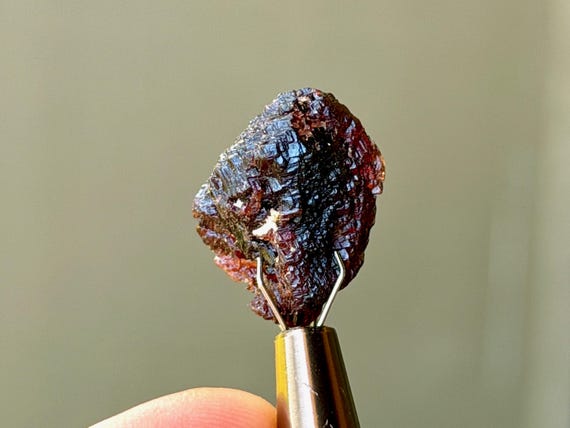 Spessartine Garnet, Naturally Etched, 5.3g, Old Find, Root & Heart Chakra, Stimulating Energy, Pakistan B046