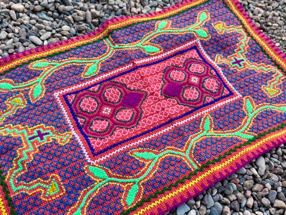 Shipibo Manta Cloth, 10.5" x 17.5", Traditional Shamanic Mesa Cloth for Plant Medicine Ceremony, Handmade in Pucallpa, Peru