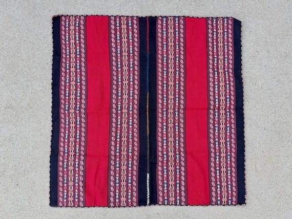Andean Manta Cloth, 31" x 31" (80 cm x 80 cm), Large Mesa Cloth for Shamanic Plant Medicine Ceremony, Handmade in Chinchero, Peru