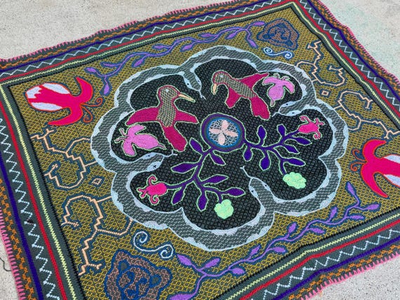 Shipibo Hummingbird Manta Cloth, 27" x 32.5", Shamanic Mesa Cloth for Plant Medicine Ceremony, Pucallpa, Peru