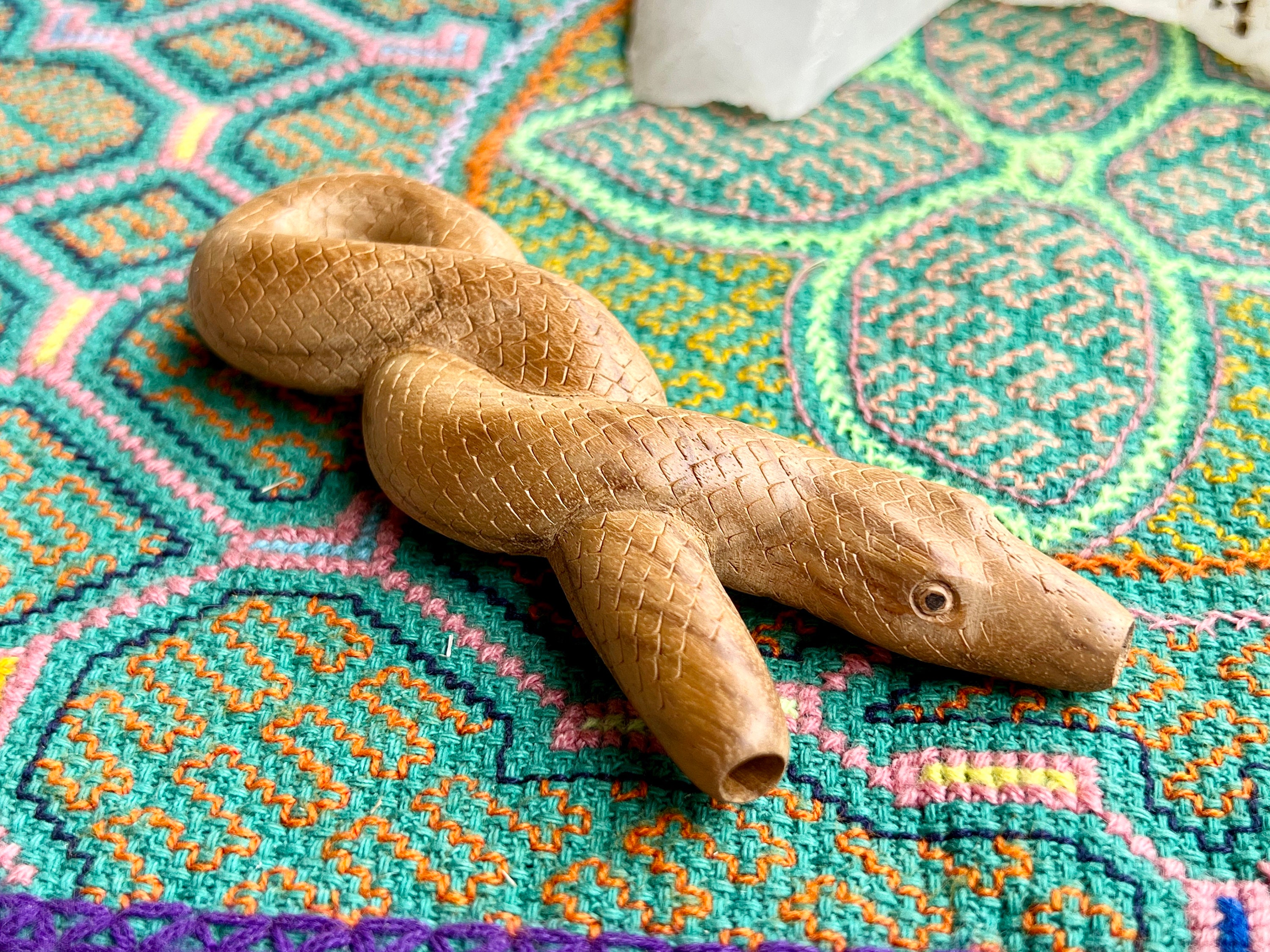 Infinity Serpent Kuripe, Solid Wood Snake Kuripe with Beautiful Detail, Hand Carved Single Block
