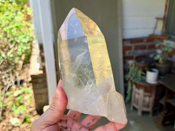 Golden Healer Lemurian Quartz, AAA Water Clear with Time Link, 1.8 Kilo, New Find, Diamantina, Minas Gerais, Brazil V657