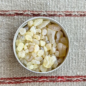 White Copal Incense Resin, Natural Resin Incense from Indonesia, 100% Organic Ethically Hand-Harvested, Ceremonial Incense, House Clearing