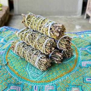 Juniper Smudge Bundle, 4&quot; Size, ONE Juniper Smudge Stick, For Cleansing, House Blessing and Attracting Abundance, Ethically Harvested
