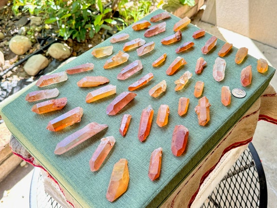 Tangerine Quartz Wholesale Lot, 45 Pieces (1 Kilo) of Hand Selected, Vibrantly Colored Tangerine Quartz Points, Corinto, Brazil WS153