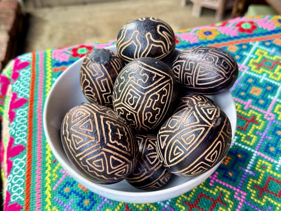 Shaman Rattle, Traditional Shipibo Gourd Shaker, Medium Size, Egg Shaker, Handmade in Peru