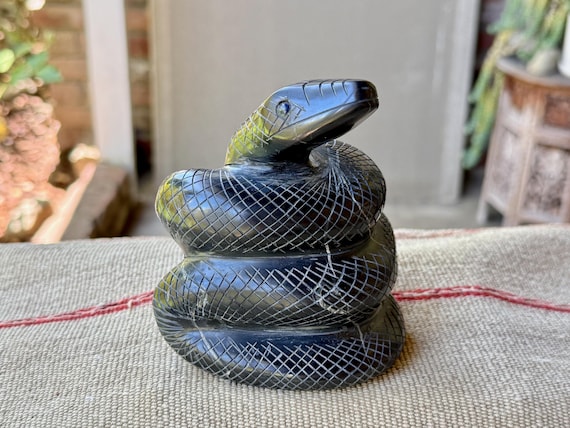 Black Onyx Snake Statue, Hand Carved from Native Peruvian Stone, Crystal Serpent for Shamanic Mesa, Grounding & Protection Energy