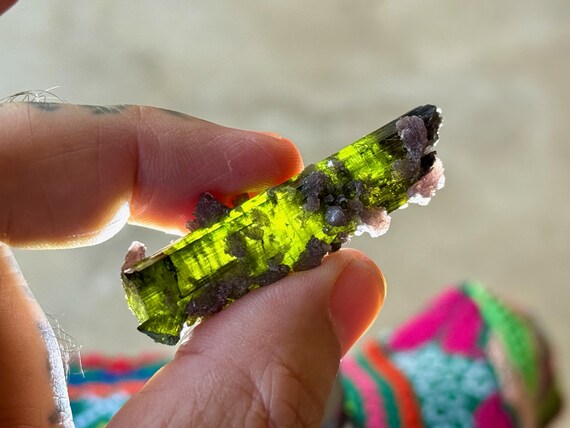 Green Tourmaline with Lepidolite, Aricanga Mine, 13.7g, New Find, Elongated Formation, São Jose do Safira, Minas Gerais, Brazil T621
