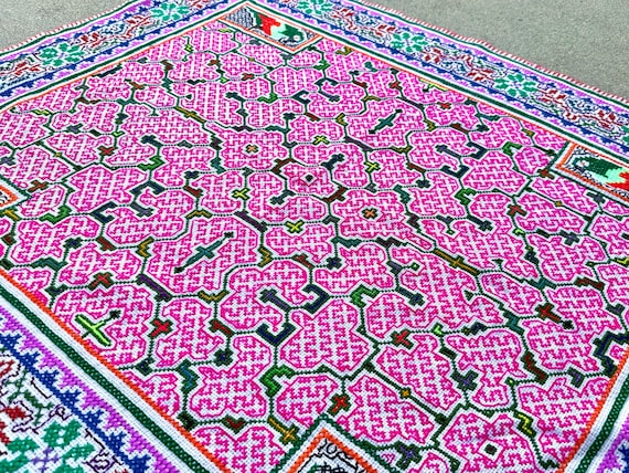 Shamanic Manta Cloth with Parrots, 36" x 40" Large Size, Traditional Shipibo Mesa Cloth, Handmade by Artist Laura Rengifo, Pucallpa, Peru