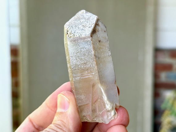 White Phantom Lodolite Quartz, Isis Crystal with Layered Pyramidal Inclusions, 121g, New Find, Corinto, Minas Gerais, Brazil S843