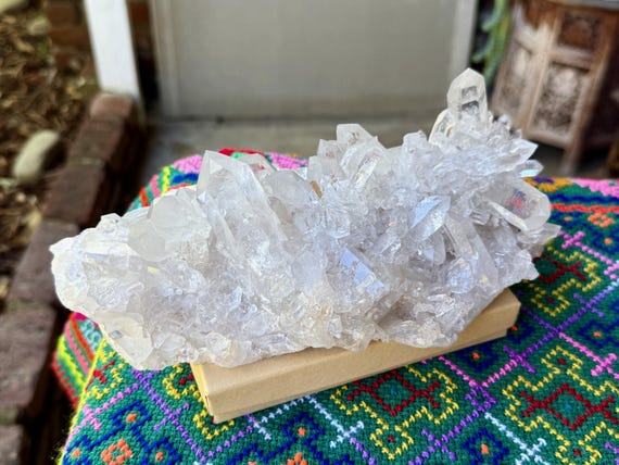 Starbrary Quartz Cluster, Self-Standing, 1.4 Kilo, Quartz with Star Markings, Corinto, Minas Gerais, Brazil V131