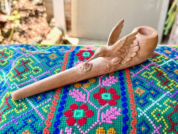 Hummingbird Pipe, Traditional Wooden Tobacco Pipe for Shamanic Ceremony, Hand Carved from Natural Sawo Wood