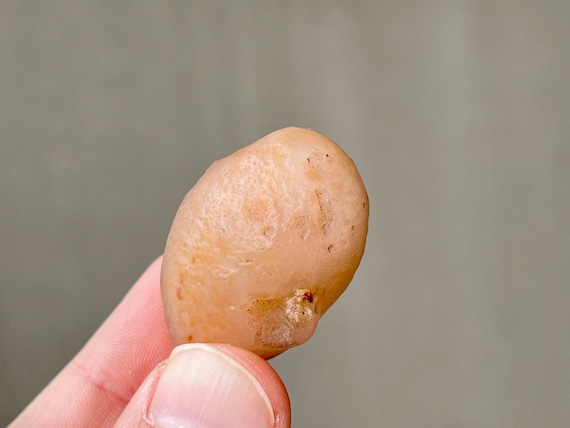 Gobi Desert Agate, 22g, Desert Stone of Transformation and Transcendence, Naturally Formed by Wind and Sand, China L395
