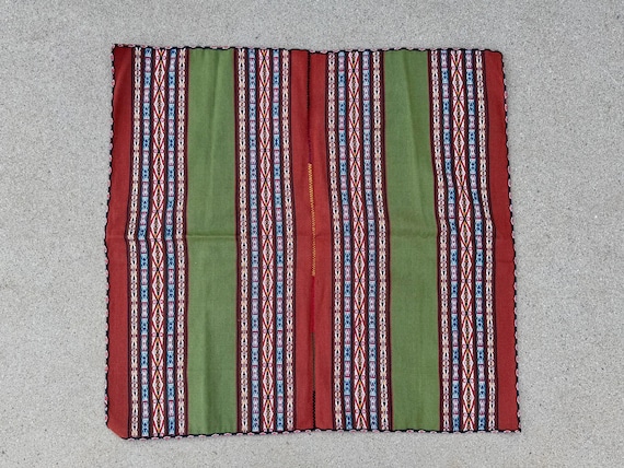 Andean Manta Cloth from Chinchero, Peru, 30" x 31" (76 cm x 80 cm), Large Hand Woven Mesa Cloth for Shamanic Plant Medicine Ceremony