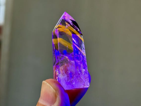 Powellite Phantom Quartz, UV Reactive & Self-Standing, 24g, Channeling Formation, Polished Quartz Tower, Bahia, Brazil A701