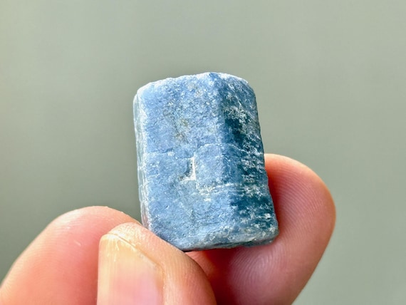 Blue Sapphire, Double Terminated, 20g, Natural Formation, Throat & Third Eye Chakra, Prosperity and Abundance, India A530