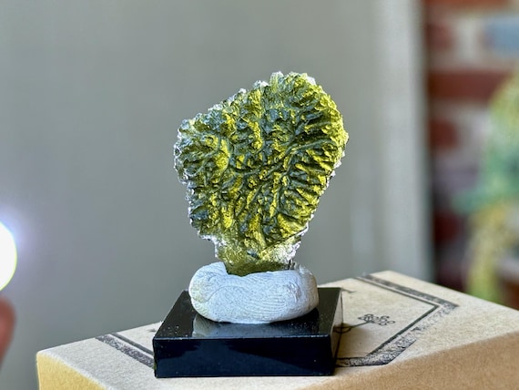 Moldavite from Czech Republic, 7.5g, Authentic High-Grade Moldvative, Interplanetary Extraterrestrial Crystal T594
