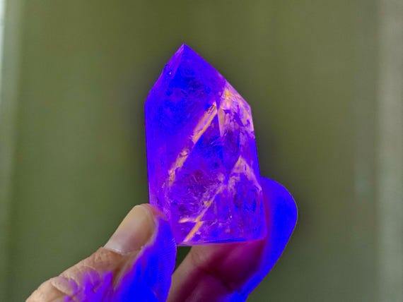 Powellite Phantom Quartz, UV Reactive & Self-Standing, 34g, New Find, Channeling Formation, Polished Quartz Tower, Bahia, Brazil A348