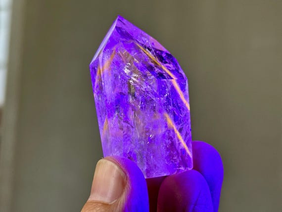 Powellite Phantom Quartz, UV Reactive & Self-Standing, 49g, Channeling Formation, Polished Quartz Tower, Bahia, Brazil A703