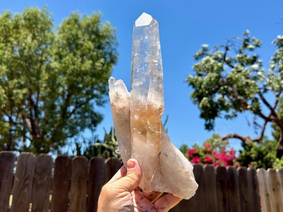 Laser Quartz, Golden Healer Inclusions, 2 Kilo, Energetic Clearing, Diamantina, Minas Gerais, Brazil W772