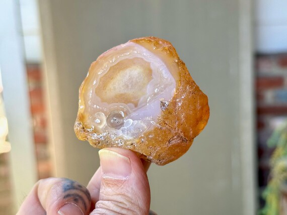 Enhydro Agate with Ancient Moving Water, 109g, Earth and Water Elements, Carnelian Agate for Empowerment & Creativity, Indonesia S719