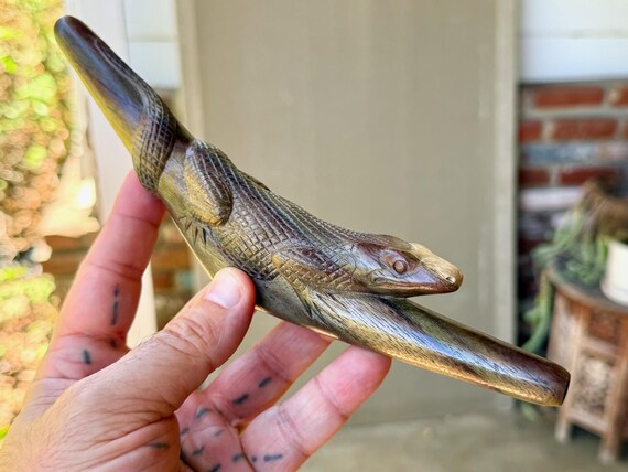 Lizard Tepi Pipe, Traditional Shamanic Applicator Pipe, Hand Carved from Tropical Wood