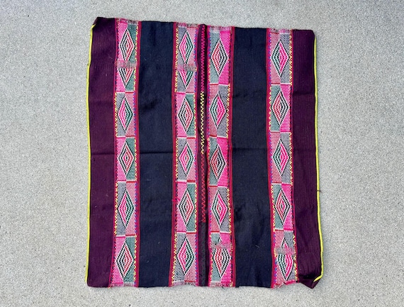 Andean Manta Cloth, 30" x 26," Traditional Q'ero Mesa Cloth for Shamanic Plant Medicine Ceremony, Handmade in Peru