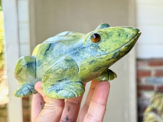 Serpentine Frog Statue, Animal Totem for Fertility & Good Luck, Hand Carved by Artist Ozwaldo Perez in Sacred Valley, Peru