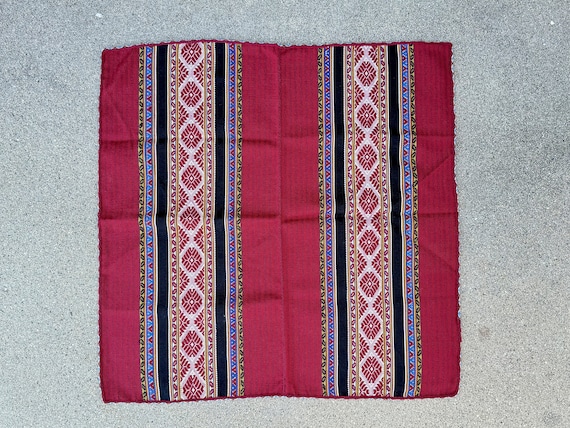 Peruvian Manta Cloth, 24" x 25", Handwoven Andean Altar Cloth for Shamanic Plant Medicine Ceremony, Q'ero Mesa Cloth, Chawaytiri, Peru