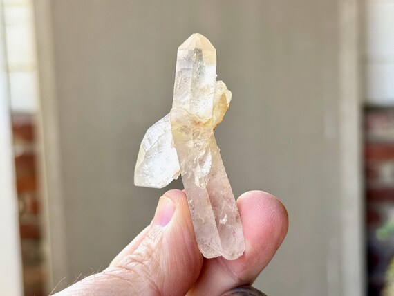 Curved Quartz, Rare Self-Healed Formation, 36g, Crystal for Adaptation and Perseverance, Minas Gerais, Brazil S194