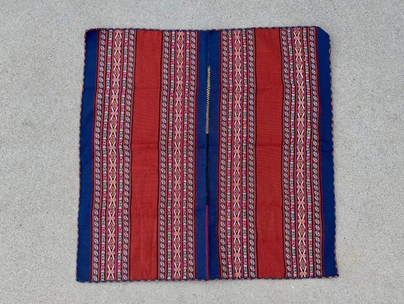 Andean Manta Cloth, 31" x 31" (80 cm x 80 cm), Mesa Cloth for Shamanic Plant Medicine Ceremony, Handmade in Chinchero, Peru