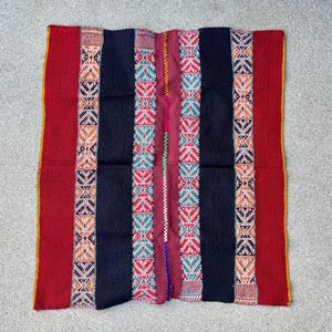 Andean Manta Cloth, 29&quot; x 26,&quot; Handwoven Q&#39;ero Mesa Cloth for Shamanic Plant Medicine Ceremony, Handmade in Peru