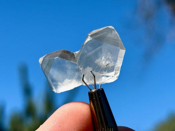 Lemurian Quartz, Japan Law Twin with Phantom, 5g, Serra do Cabral, Minas Gerais, Brazil A556