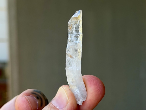 Lemurian Quartz, Curved Formation, 6g, Old Find, Adaptation & Strength, Santander, Colombia B465
