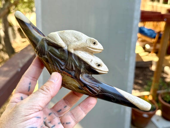 Frog Tepi Pipe, Traditional Shamanic Applicator, Hand Carved from Two-Tone Tropical Wood