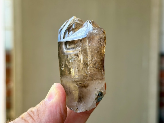 Brandberg Enhydro Quartz, Multiple Active Water Bubbles, 79g, Goboboseb Mountains, Namibia B199