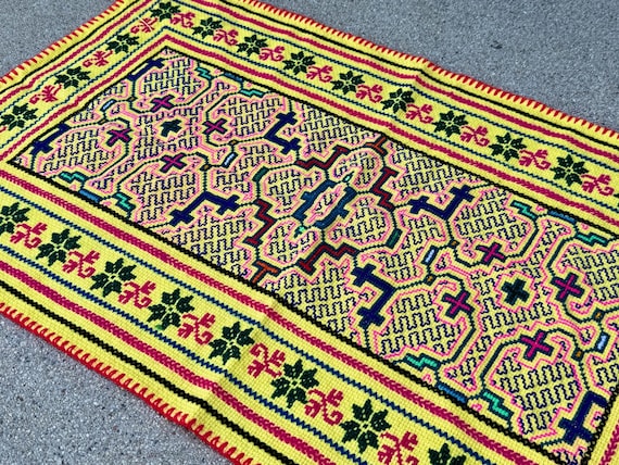 Shipibo Manta Cloth, 17" x 27", Embroidered Shamanic Mesa Cloth for Ceremony, Made in Pucallpa, Peru by Artist Laura Rengifo