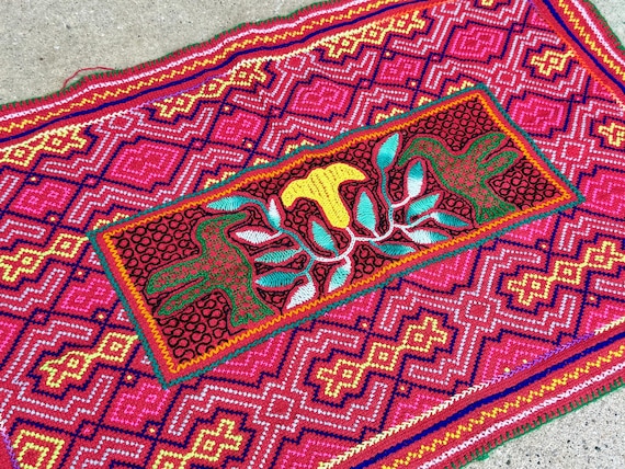 Shipibo Manta Cloth with Hummingbirds, 16" x 26", Traditional Mesa Cloth for Shamanic Ceremony, Handmade in Pucallpa, Peru
