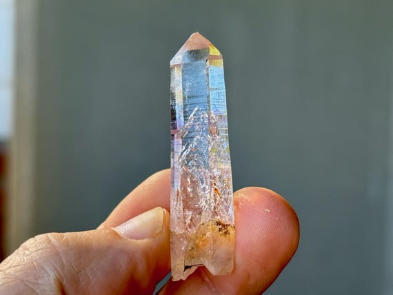 Brandberg Enhydro Quartz, Moving Water Bubble, 15g, Water Clear w/Mild Amethyst Inclusion, Goboboseb Mountains, Erongo, Namibia A106