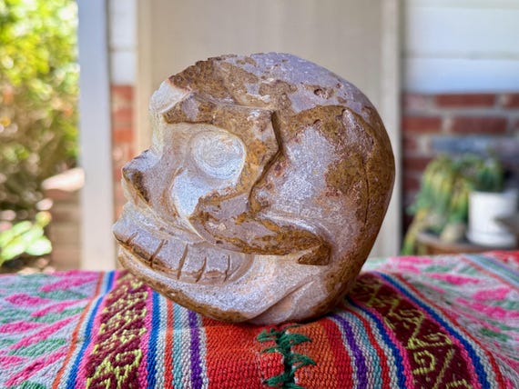 Stone Geode Skull, Self-Standing, Hand Carved in Peru, 1.6 Kilo, Crystal Skull Bookend, Incan Artifact Replica PS1