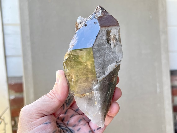 Smoky Quartz, Growth Interrupted Termination & Red Hematite Inclusion, 637g, New Find, Aracuai, Minas Gerais, Brazil X672