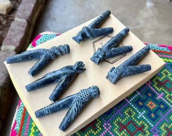 Pipa de piedra Kuripe, con opciones de colibrí, cóndor, búho, jaguar y serpiente, hecha a mano en Perú.