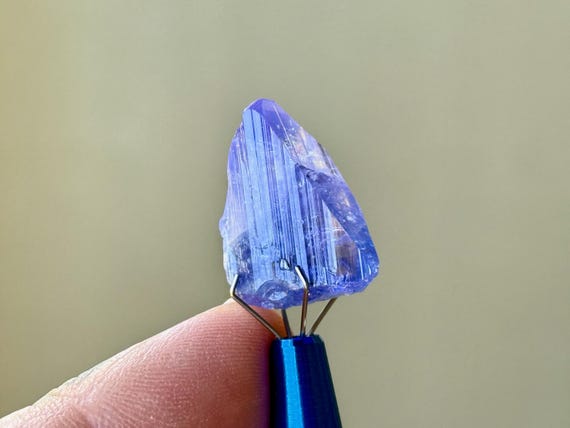 Tanzanite, Natural with Vibrant Color, 4.5g, Third Eye & Crown Chakra, Psychic Intuition, Tanzania T645