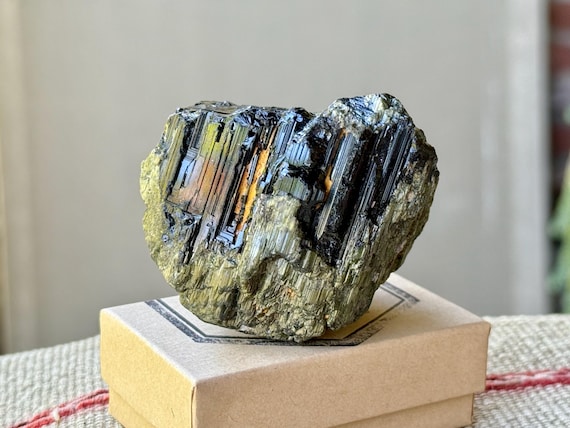 Cat's Eye Tourmaline, Bicolor Black & Green Tourmaline, Self-Standing, 92g, New Find, Conselheiro Pena, Minas Gerais, Brazil W265