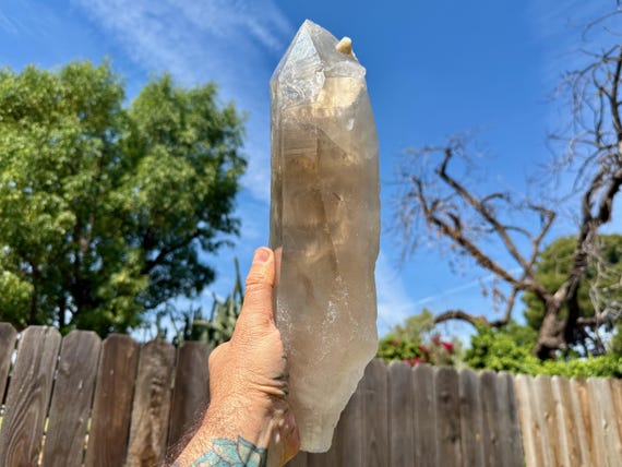Golden Healer Lemurian Quartz, Isis Crystal with Record Keepers, 3 Kilo, Serra do Cabral, Minas Gerais, Brazil V386