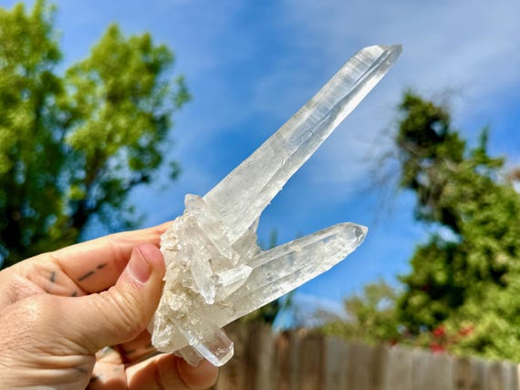 Diamantina Laser Quartz, Twin Flame Formation with White Frosted Inclusions, 206g Minas Gerais, Brazil S425